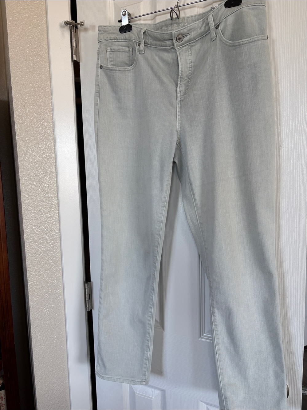 Chico's So Slimming Girlfriend Slim Leg Ankle Jeans Lite Gray Size 10 Regular